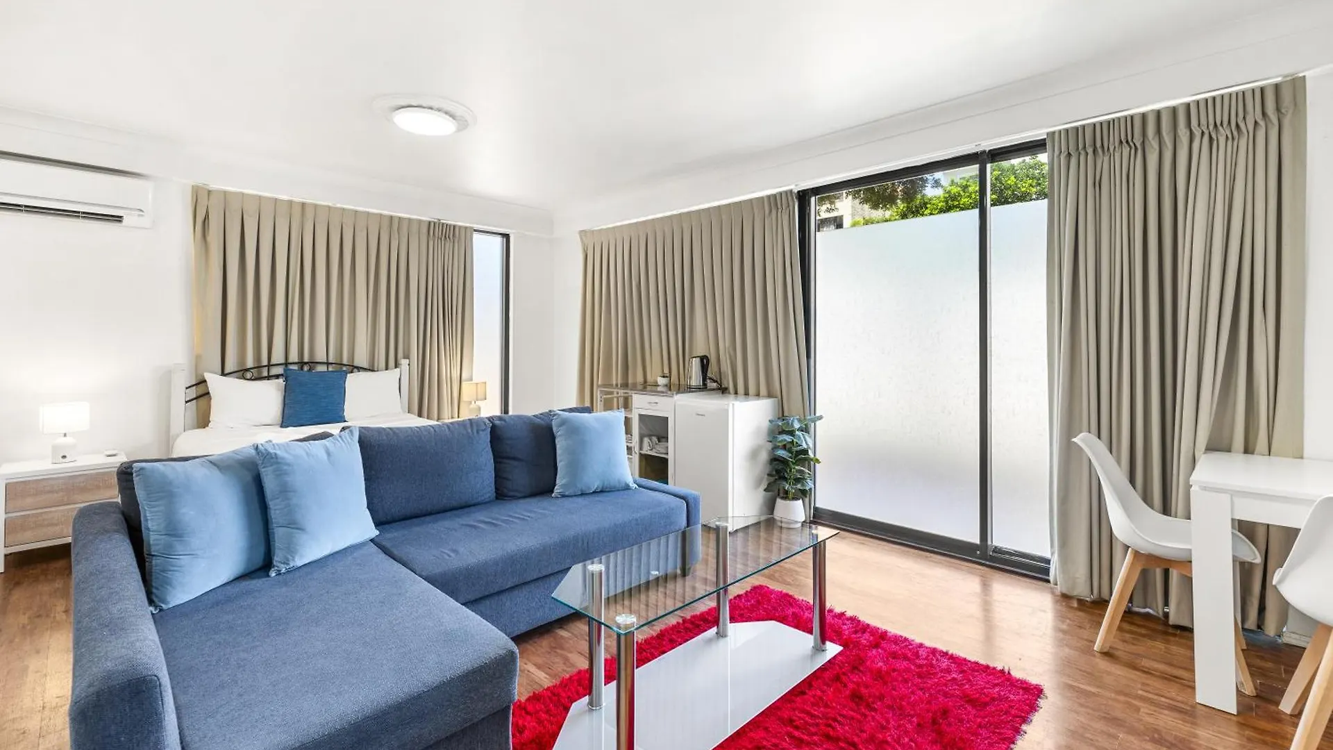 Caloundra Affordable Beachside Studio 0*,  Austrália